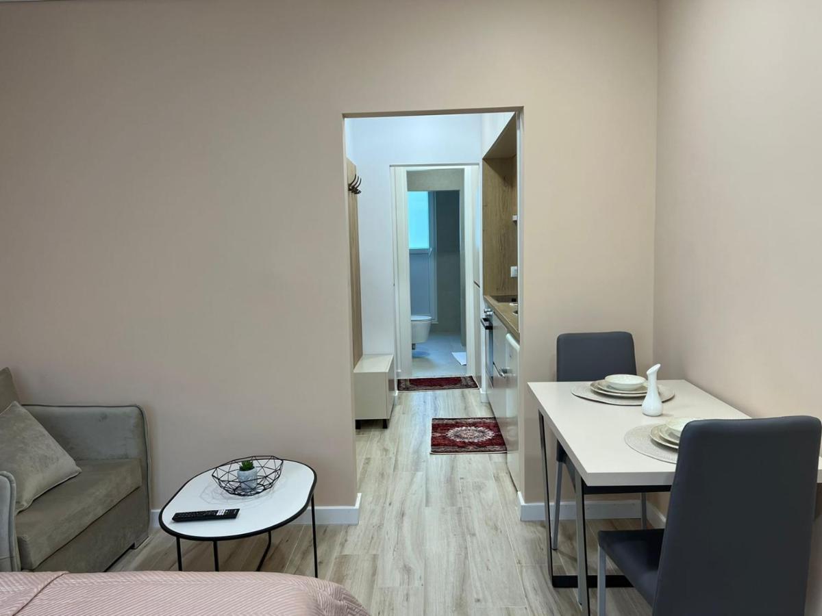 Smart Home , Lovely Apartment In Tirana Buitenkant foto