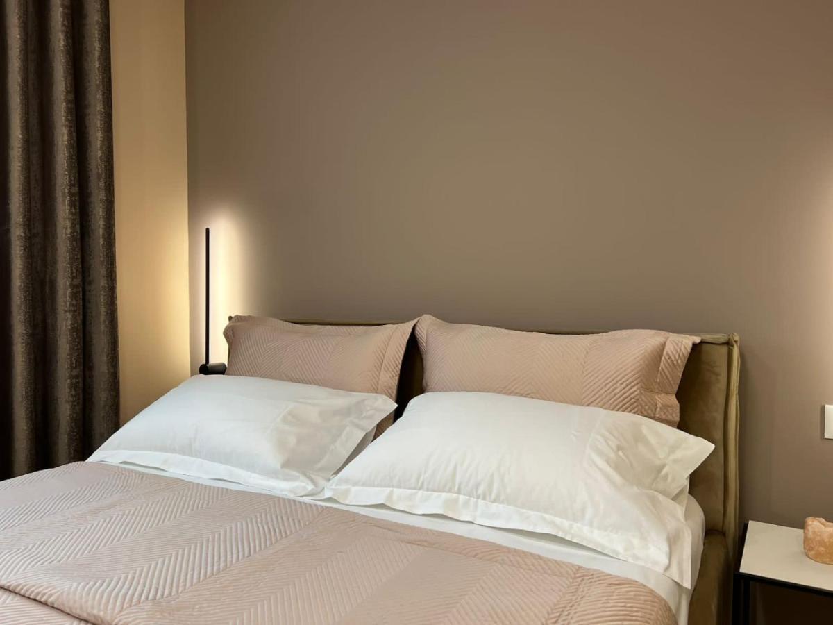 Smart Home , Lovely Apartment In Tirana Buitenkant foto