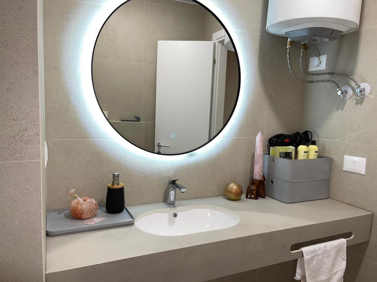 Smart Home , Lovely Apartment In Tirana Buitenkant foto