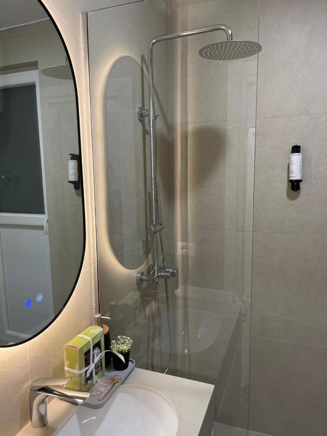 Smart Home , Lovely Apartment In Tirana Buitenkant foto